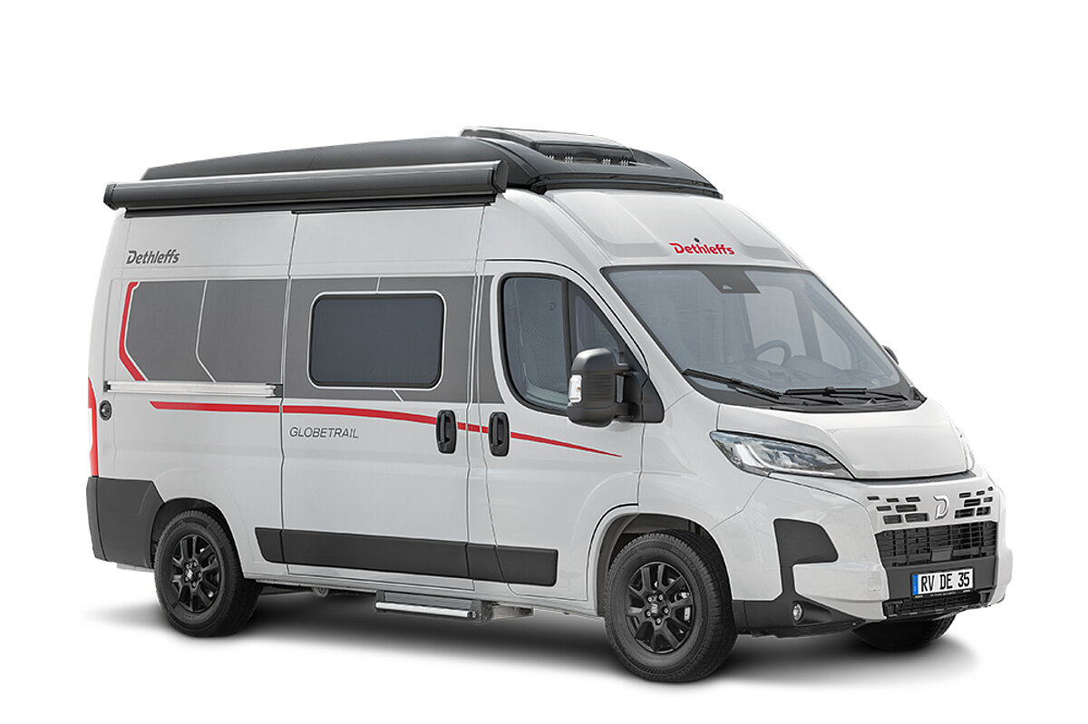 Heller Kastenwagen mit roten Details an der Seite.